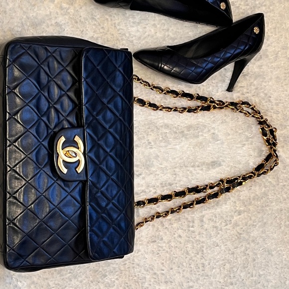 CHANEL JUMBO SINGLE FLAP BAG (Vintage) - Picture 2 of 11